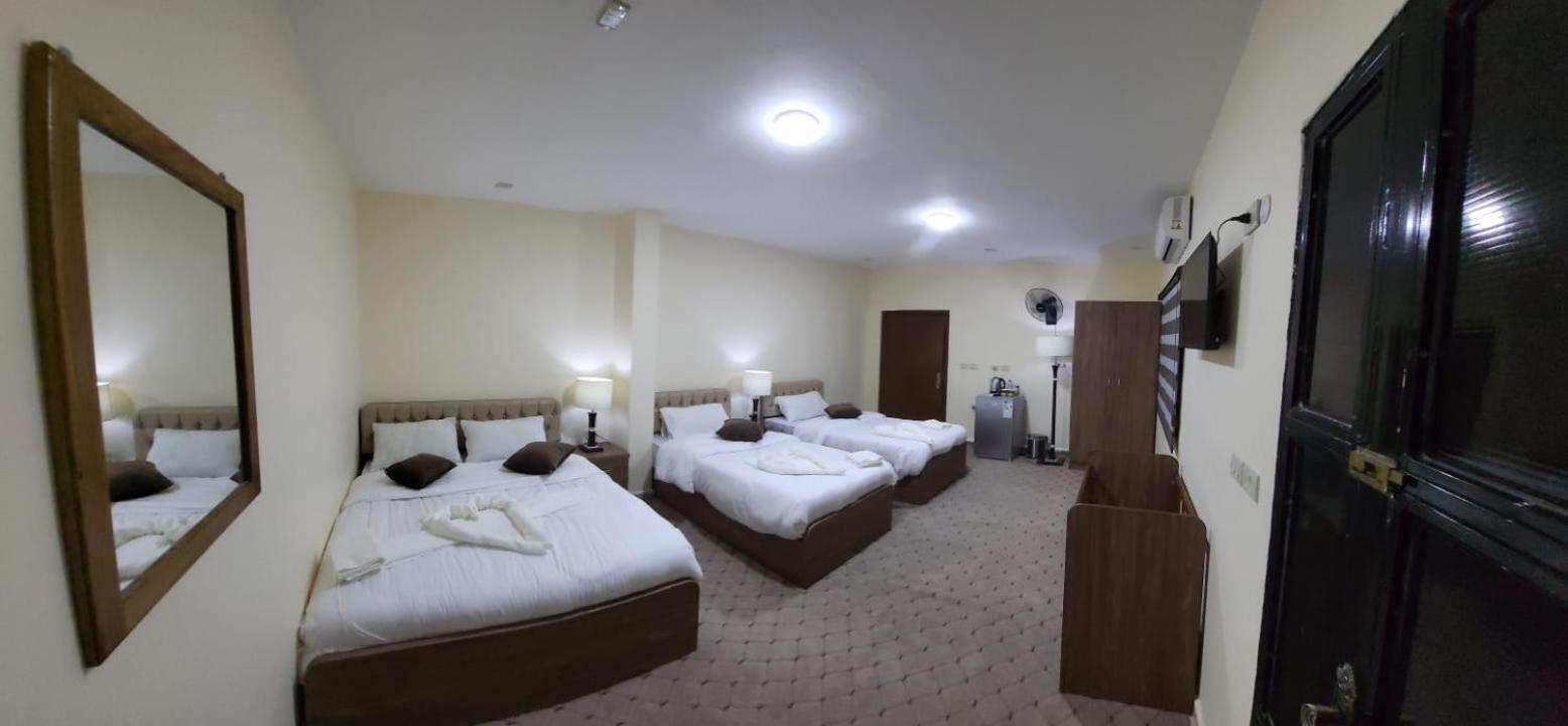 Petra Hills House Hostel Wadi Musa Exterior photo