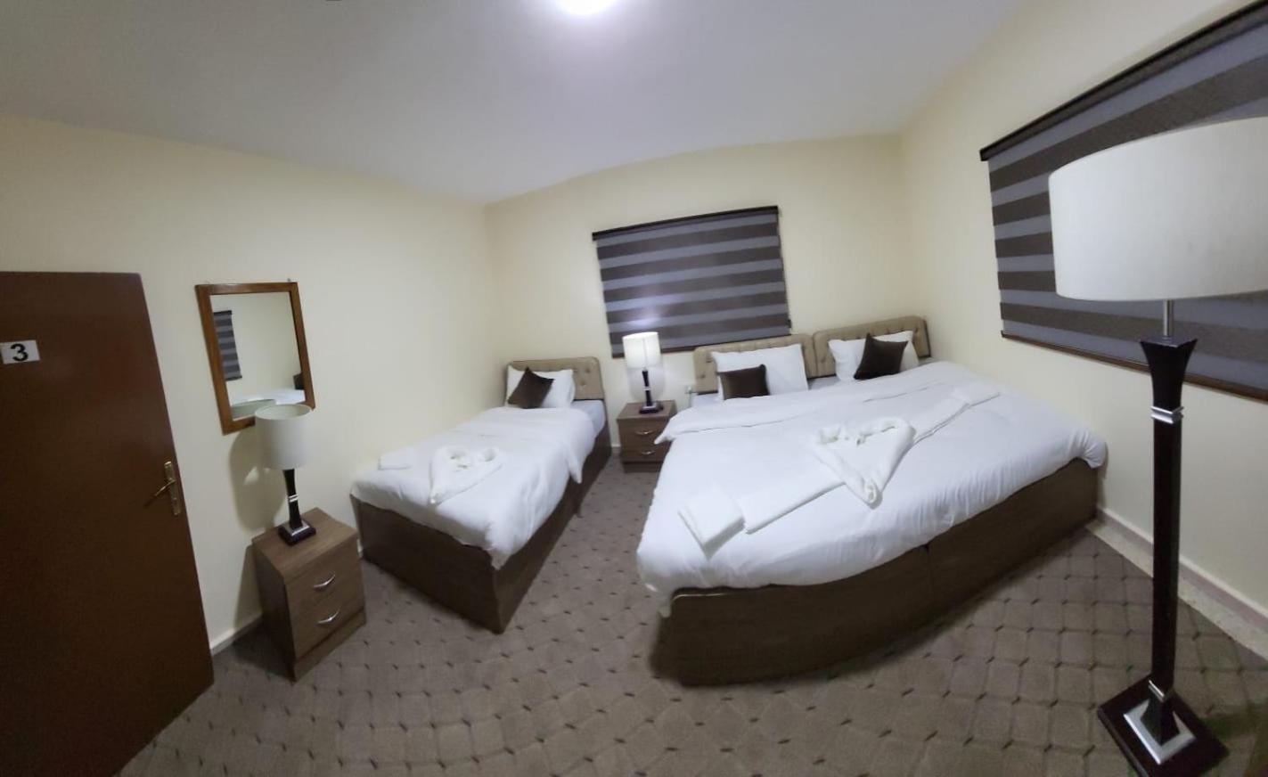 Petra Hills House Hostel Wadi Musa Exterior photo
